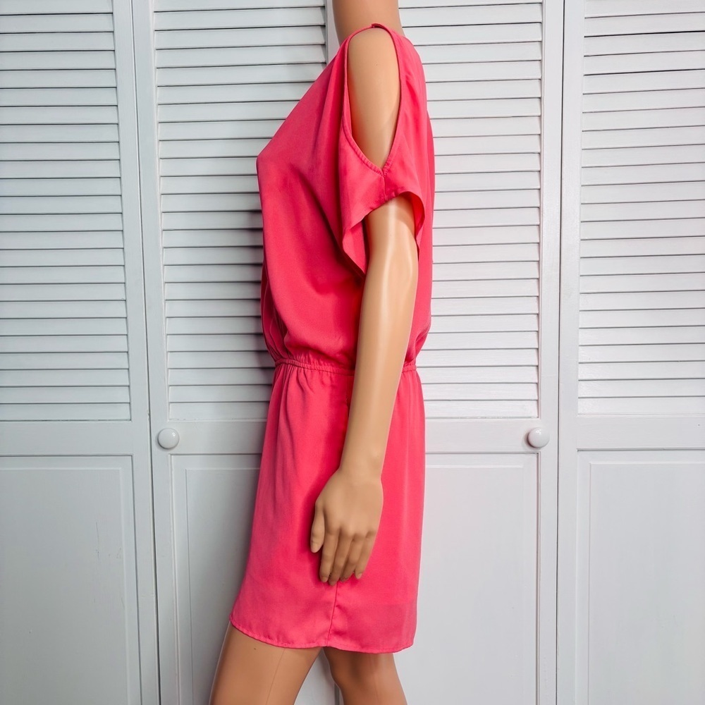 NEW YORK & COMPANY Vibrant Pink Chiffon V-Neck Romper Size Medium - Picture 3 of 8